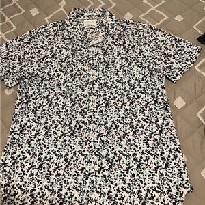 Cactus button down slim fit shirt size Medium. 100% cotton.